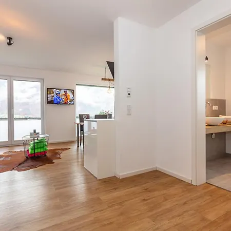 Boardinghouse Apartment *